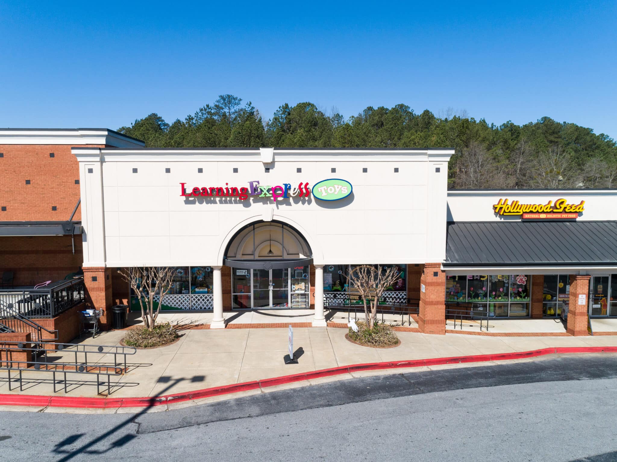 TownLakeSquare031422_117
